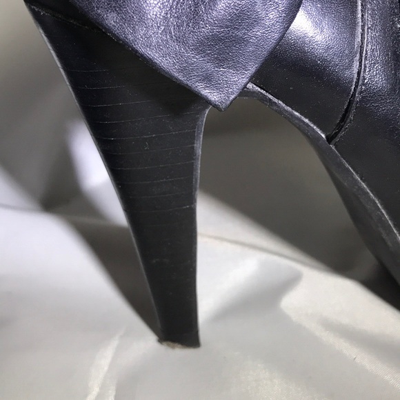 Gianni Bini Black Leather Ankle Boots Size 7.5M - Picture 8 of 8